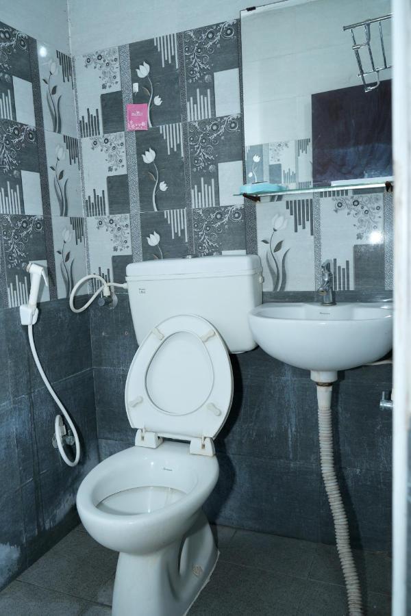 Alexa Home Stay Tirupati Luaran gambar